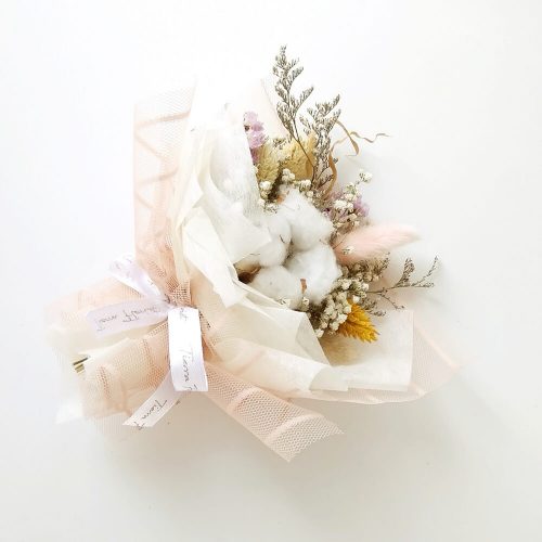 mini dried flower bouquet